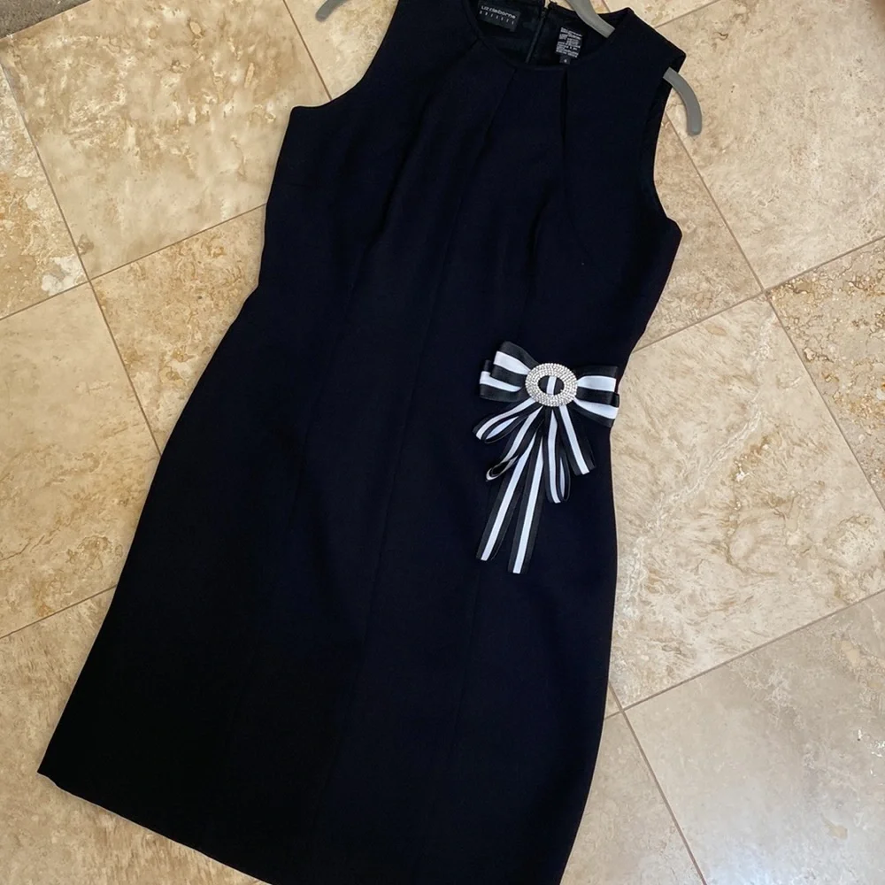 Elegant Bow Accent Black and White - Picture 3 of 6